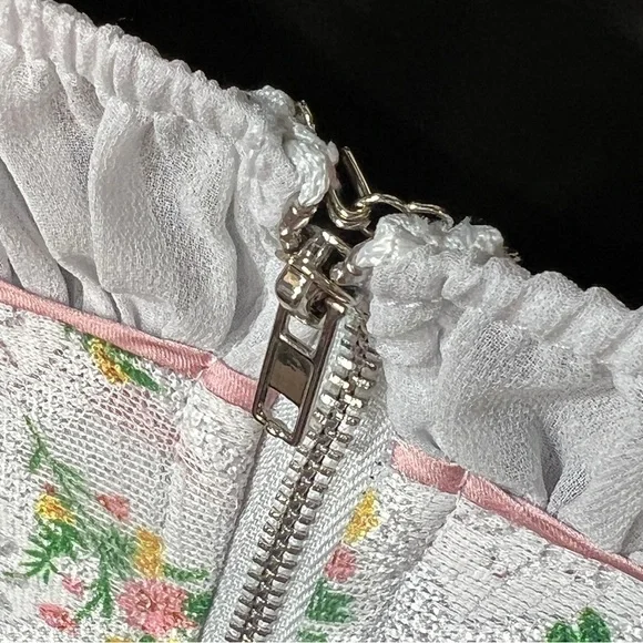 Fashion Nova Corset Top Extra Small XS White Pink Floral Boho Coquette Feminine - Picture 8 of 14